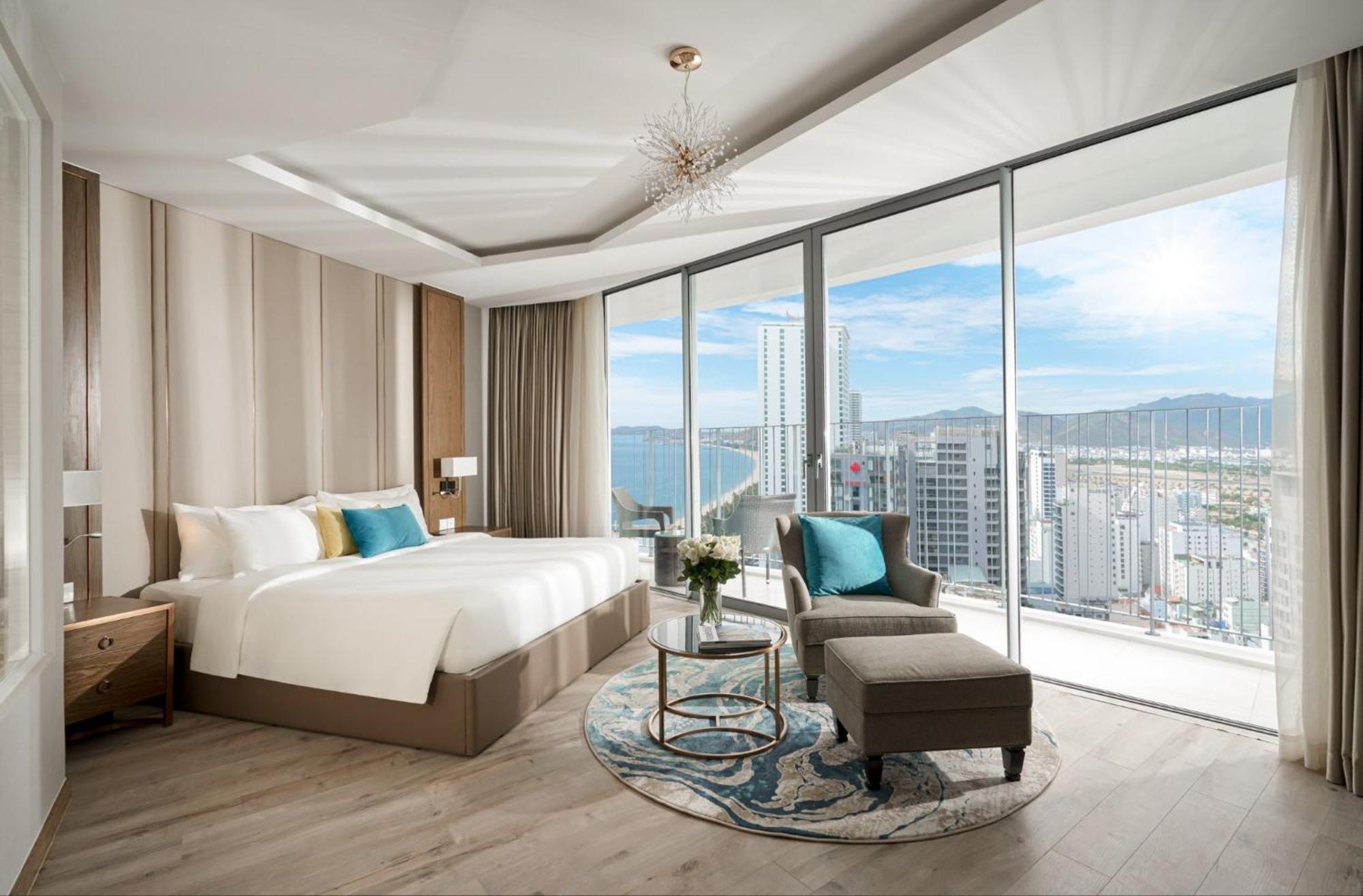 Panorama Oceanfront Suite Нячанг Экстерьер фото